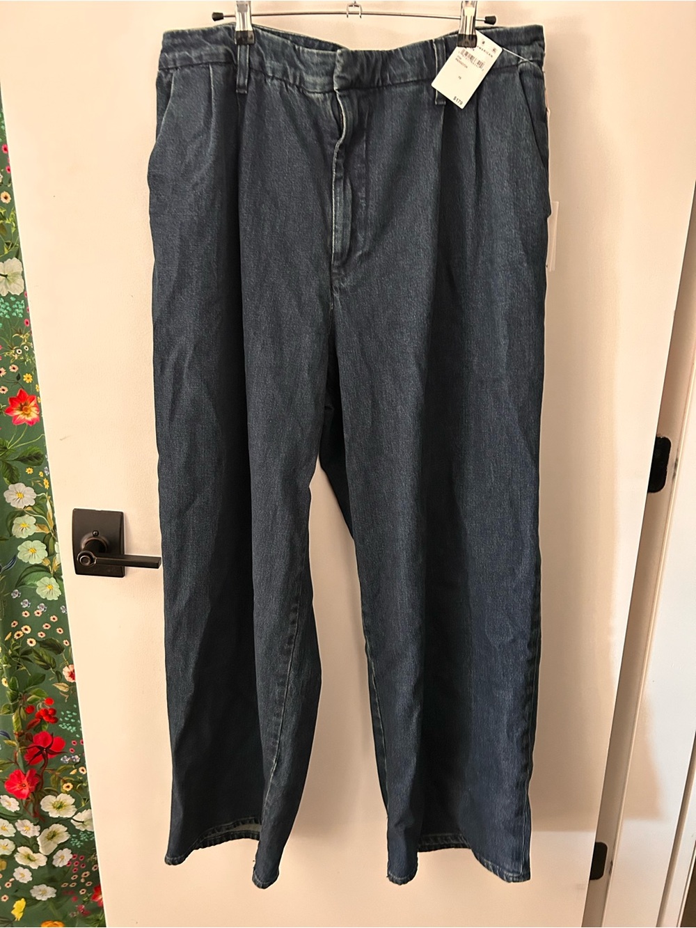 Good American Good 90s Pleated Jeans